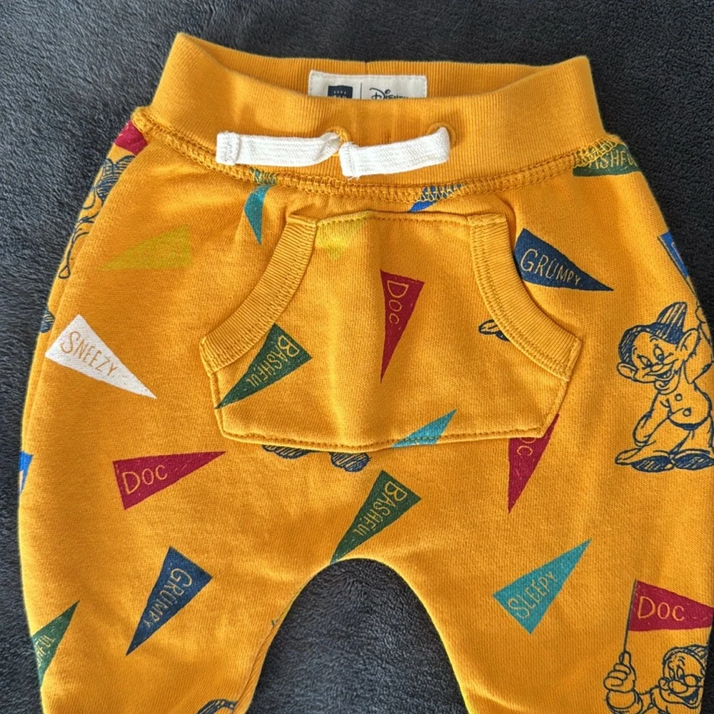 NWT Baby Gap Disney Snow White Seven Dwarfs Yellow Kanga Pants 0-3 Months